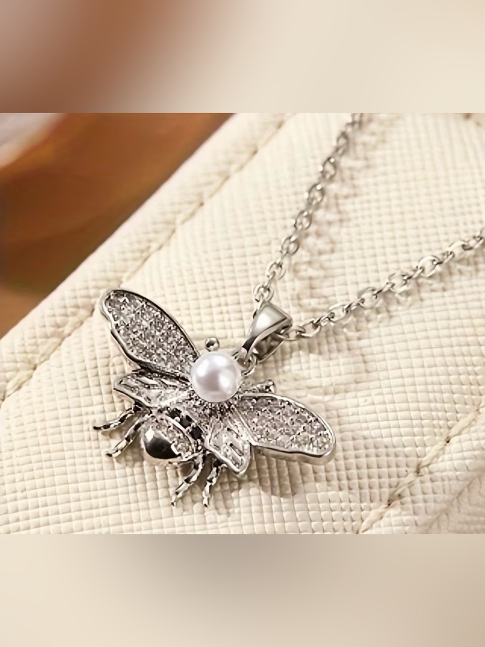 🐝🐝🐝BOGOHO🐝🐝🐝Dainty Bee Hoop Earrings w/Matching Bee Necklace-Silver - Picture 7 of 7